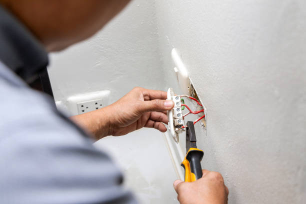Best Circuit Breaker Repair  in La Quinta, CA